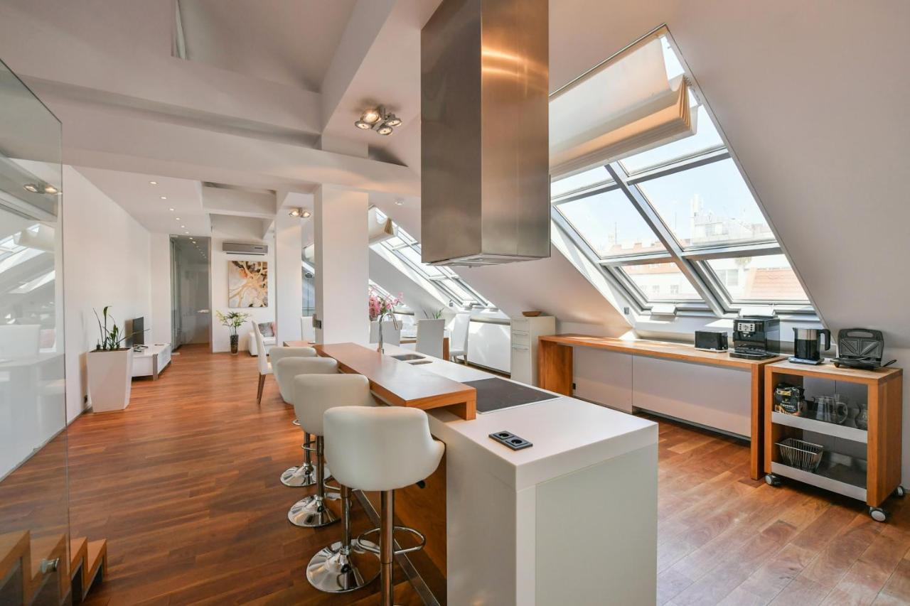 Luxury Penthouse With Sauna, Terrace, 250m2, 5bdrm, 3bthrm Apartment