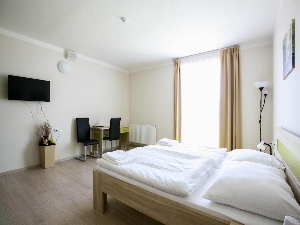 Hotel Nad Kralovnou & Restaurant Prague