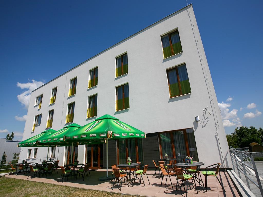 Hotel Nad Kralovnou & Restaurant Prague