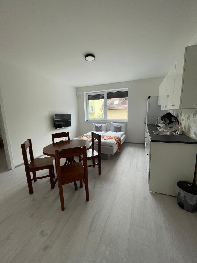 Hotell Sun-house Pension&restaurant -parkingfree-