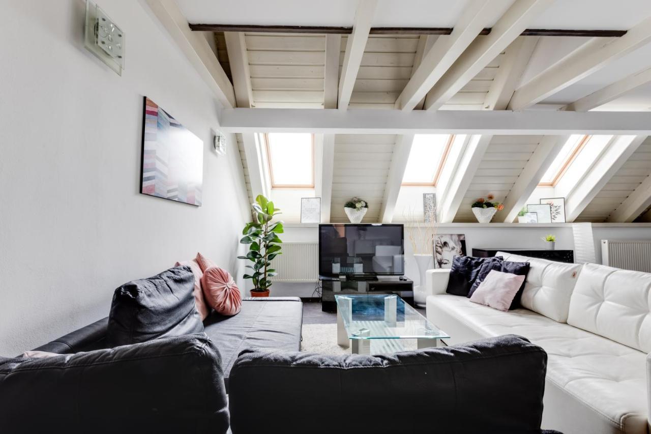 Spacious Stylish Attic In The Heart Of The Center - Karlovo Lejlighed