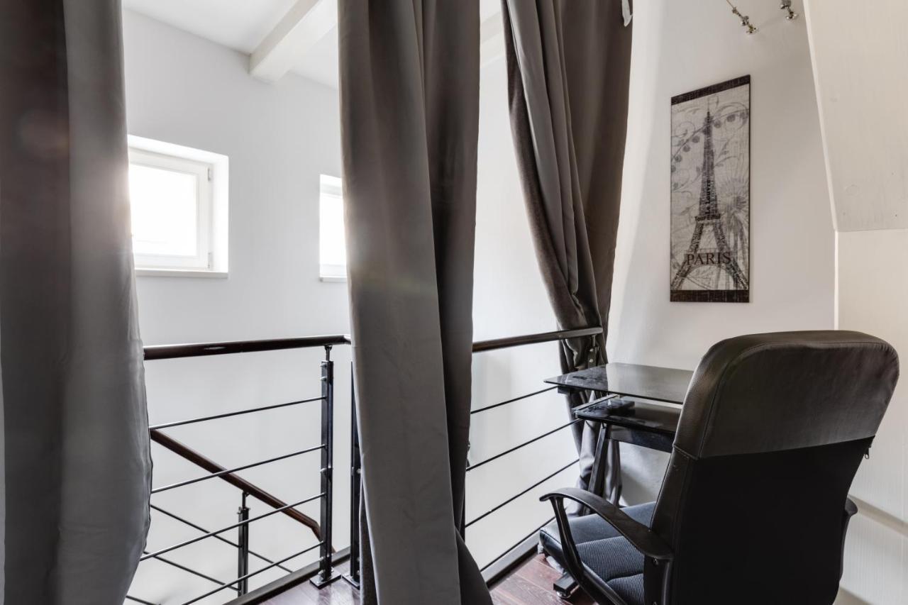Lejlighed Spacious Stylish Attic In The Heart Of The Center - Karlovo Prag