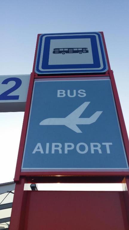 Cozy At Metro Station, Private Bathroom, 9minutes Oldtown, 15minutes Airport, Wifi Privatunterkunft