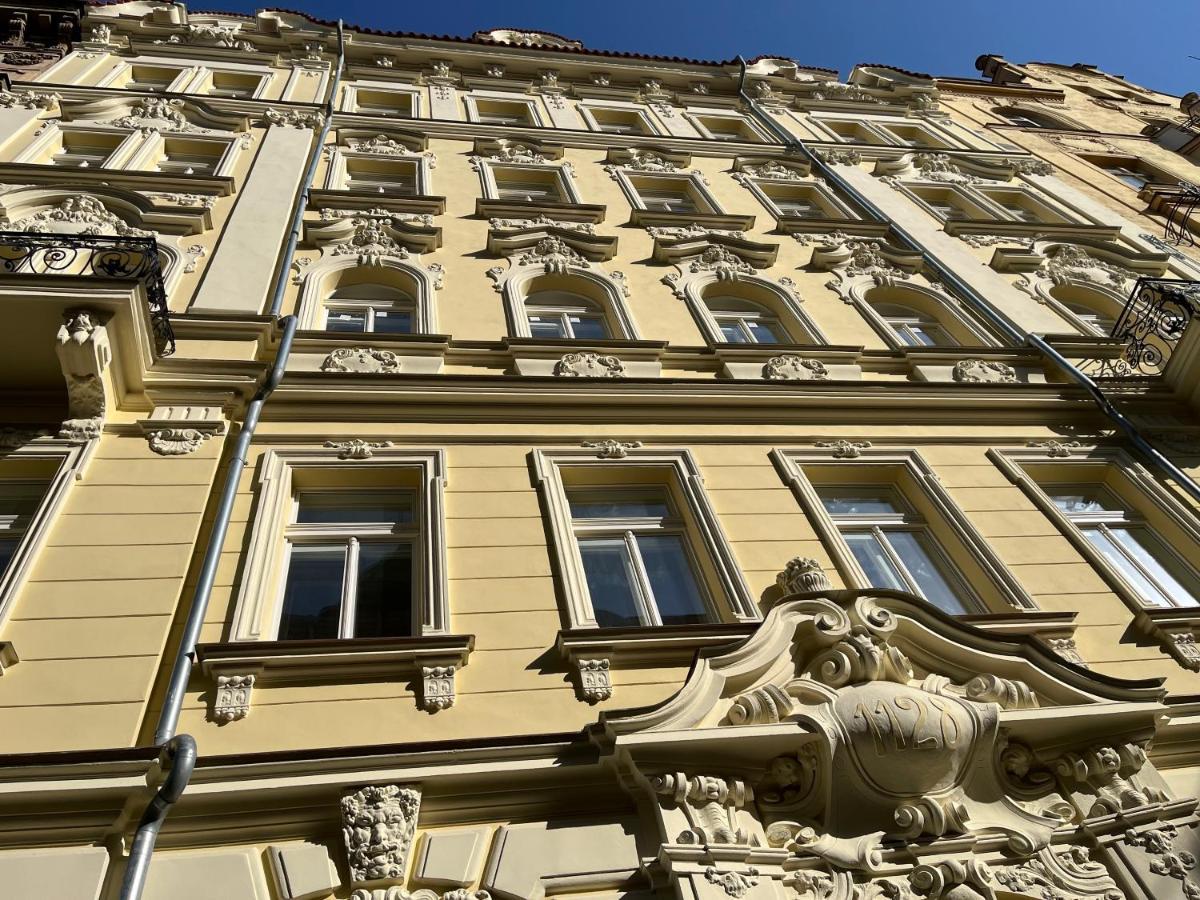 Riverbridge Prag