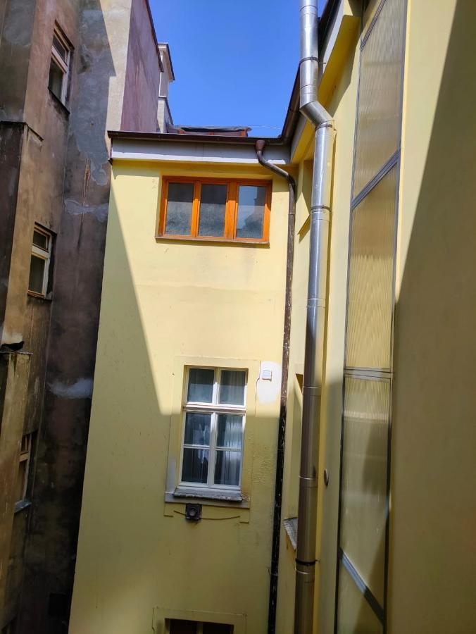 Vogue Near By Wenceslas Square * Prag