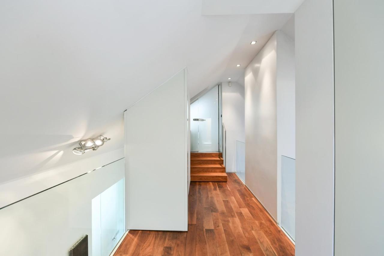Apartment Luxury Penthouse With Sauna, Terrace, 250m2, 5bdrm, 3bthrm *