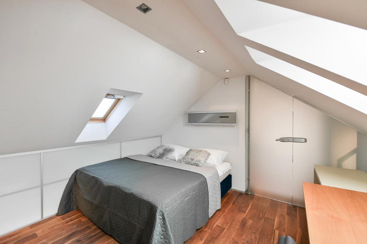 Luxury Penthouse With Sauna, Terrace, 250m2, 5bdrm, 3bthrm * Prag