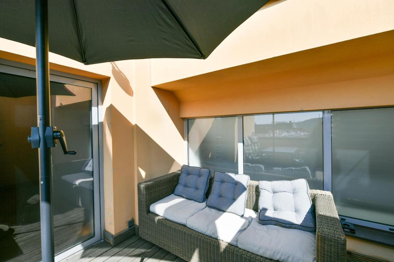 Apartment Luxury Penthouse With Sauna, Terrace, 250m2, 5bdrm, 3bthrm Prag