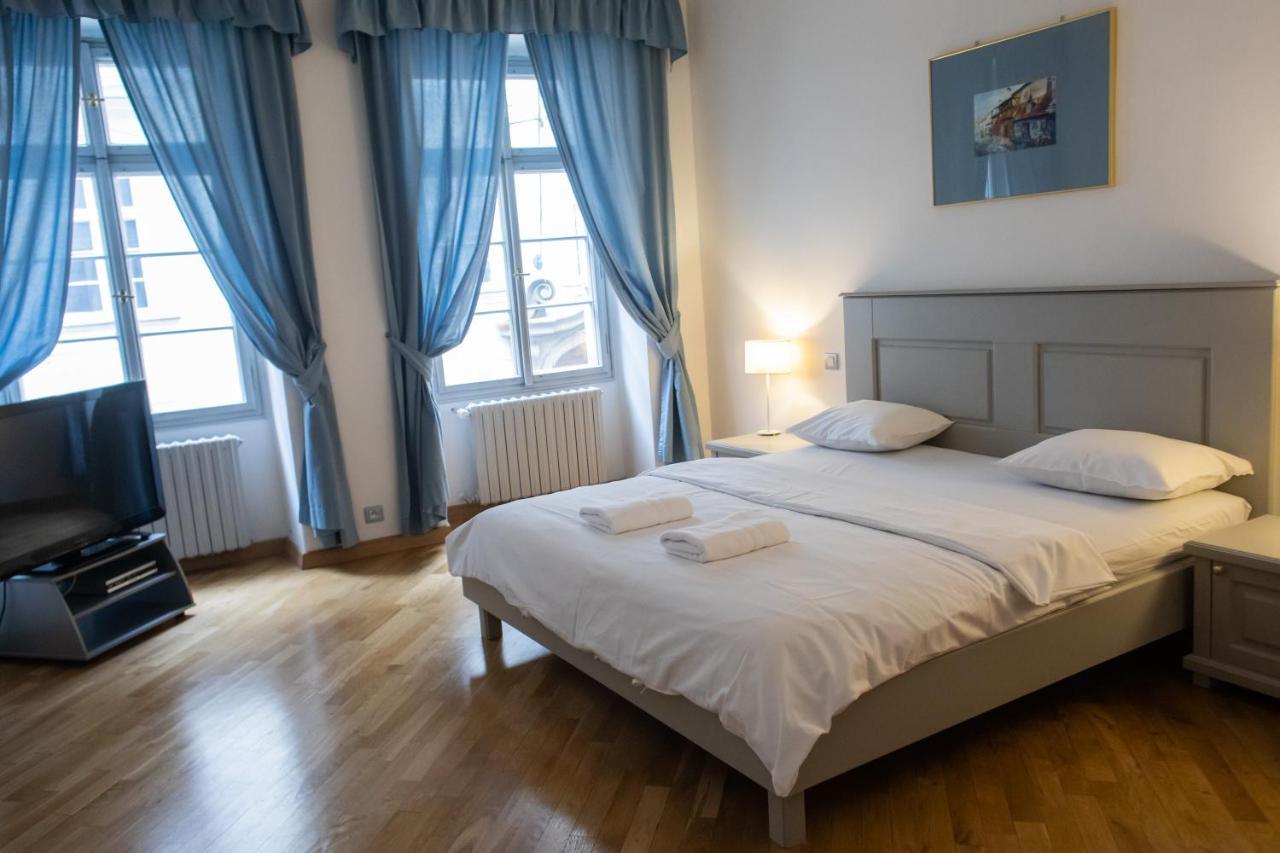 Apartment Thunovska *
