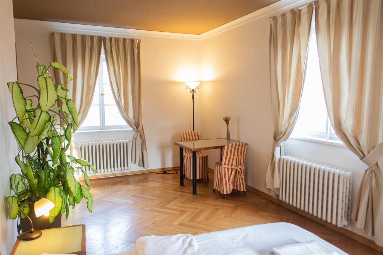 Apartment Thunovska