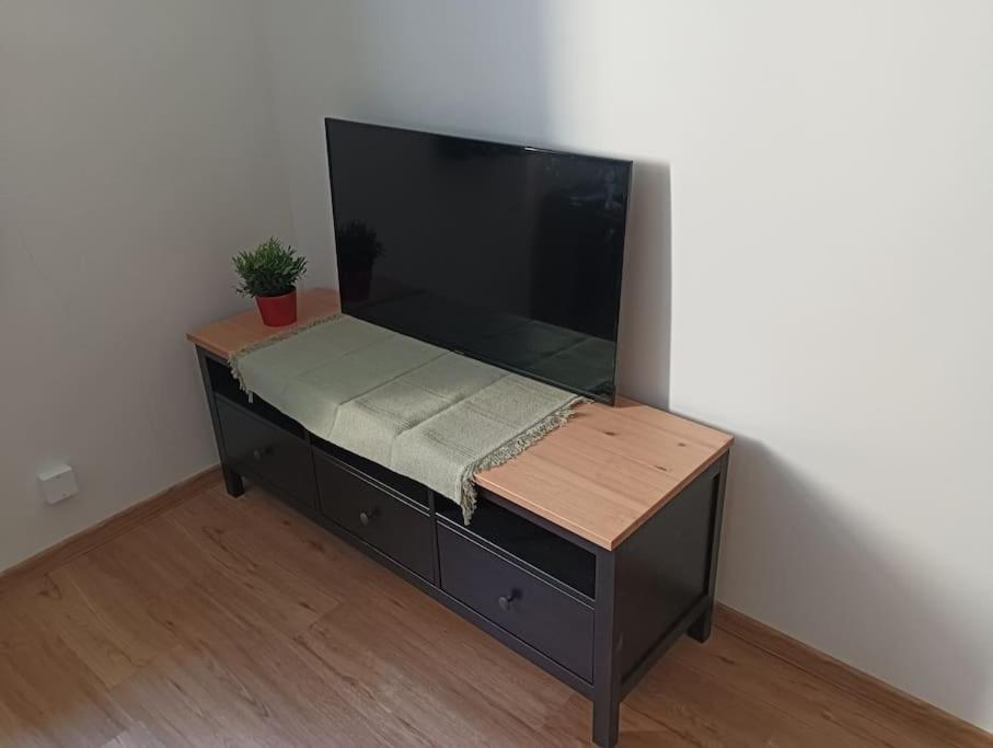New Modern Studio In 3 *