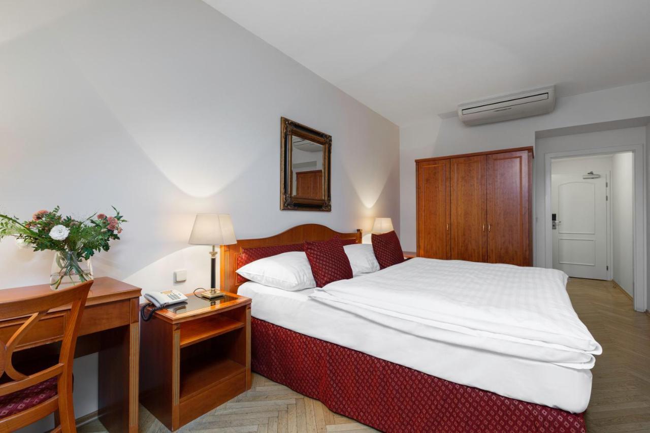 Patio Hotell 4*