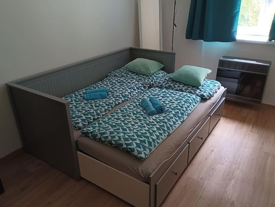 New Modern Studio In 3 Apartment