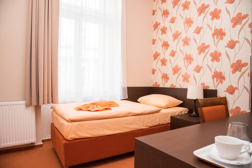 Domus Apartment