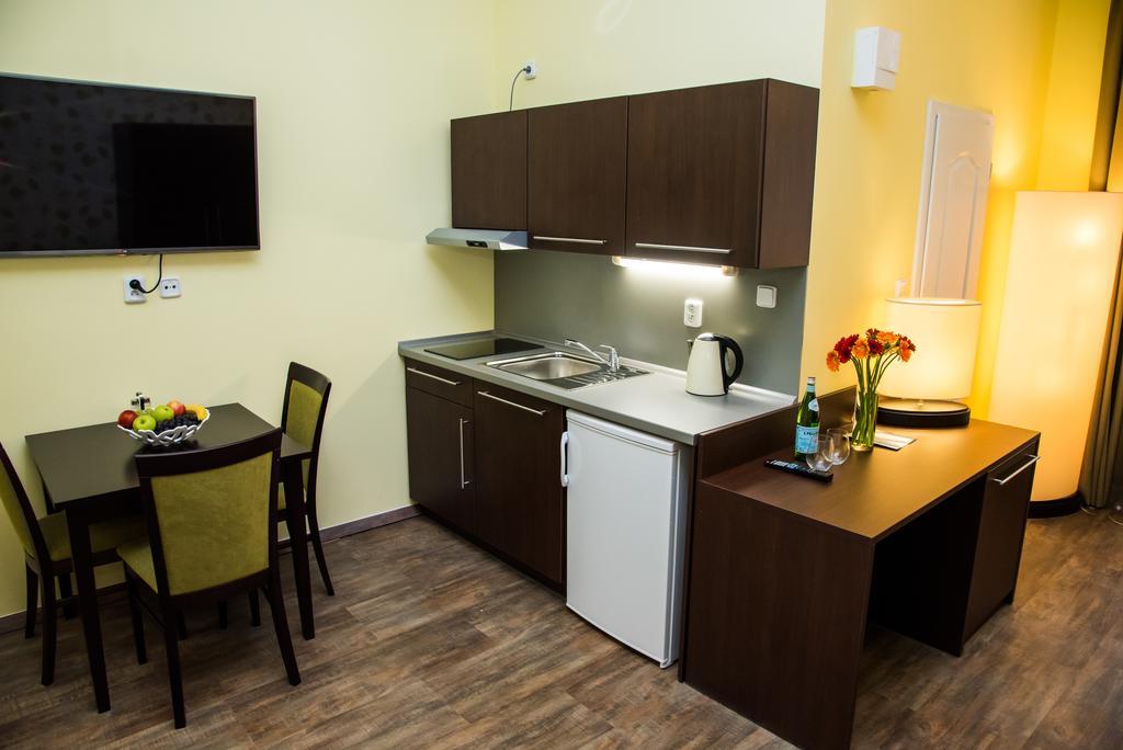 Domus Apartment *
