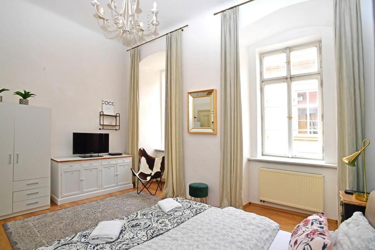 Lovely Little Cosy In *