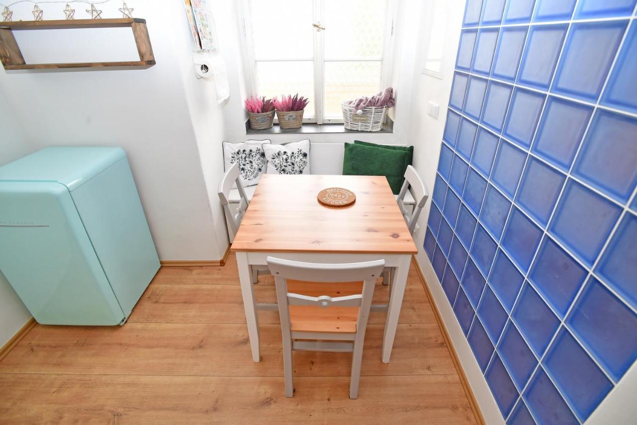 Lovely Little Cosy In Apartment *