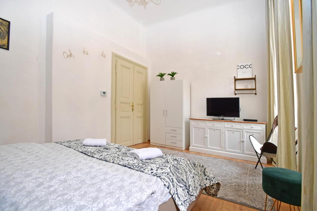 Lovely Little Cosy In Apartment