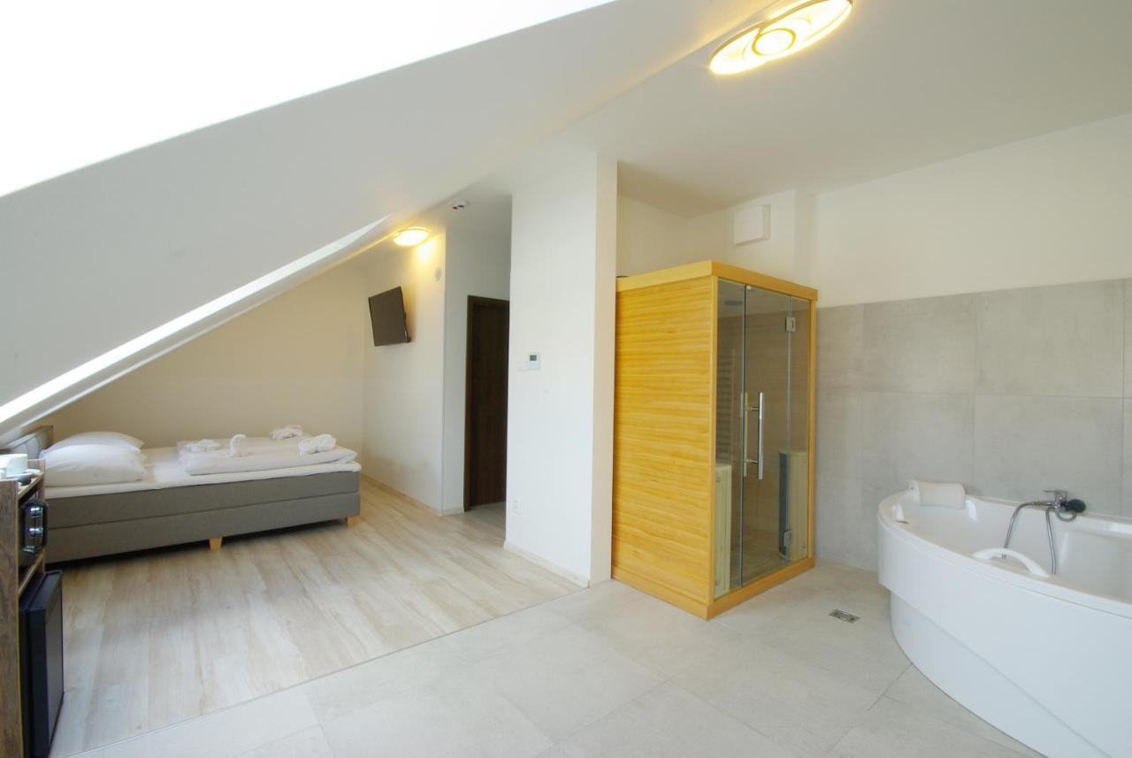 Adeba Hotell 4*