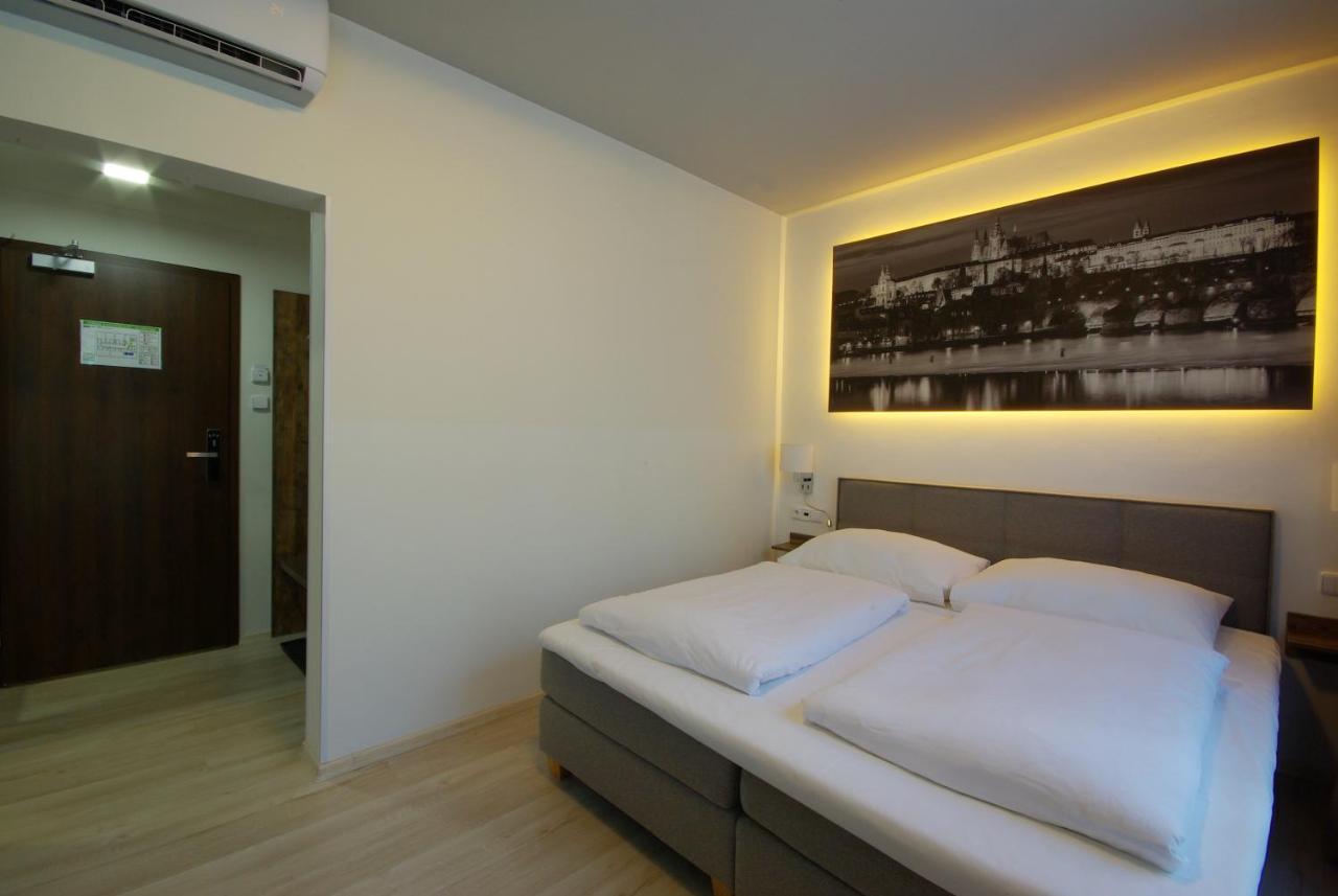 Hotell Adeba Prag