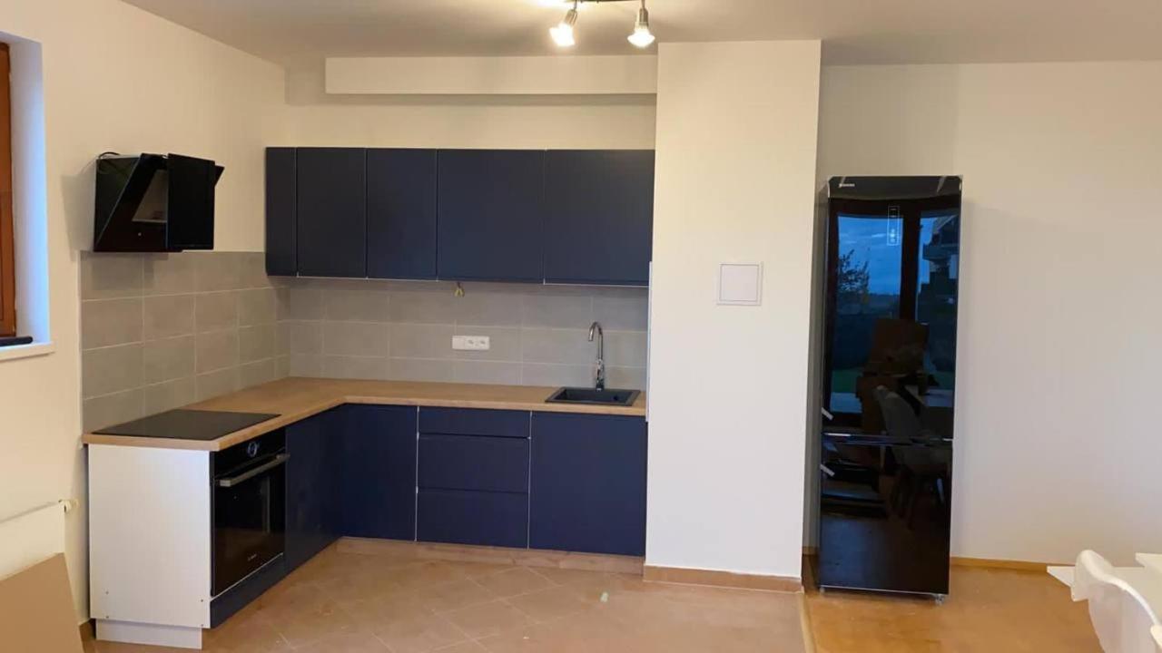 Simple With Garden 15 Min From Center&airport Lejlighed