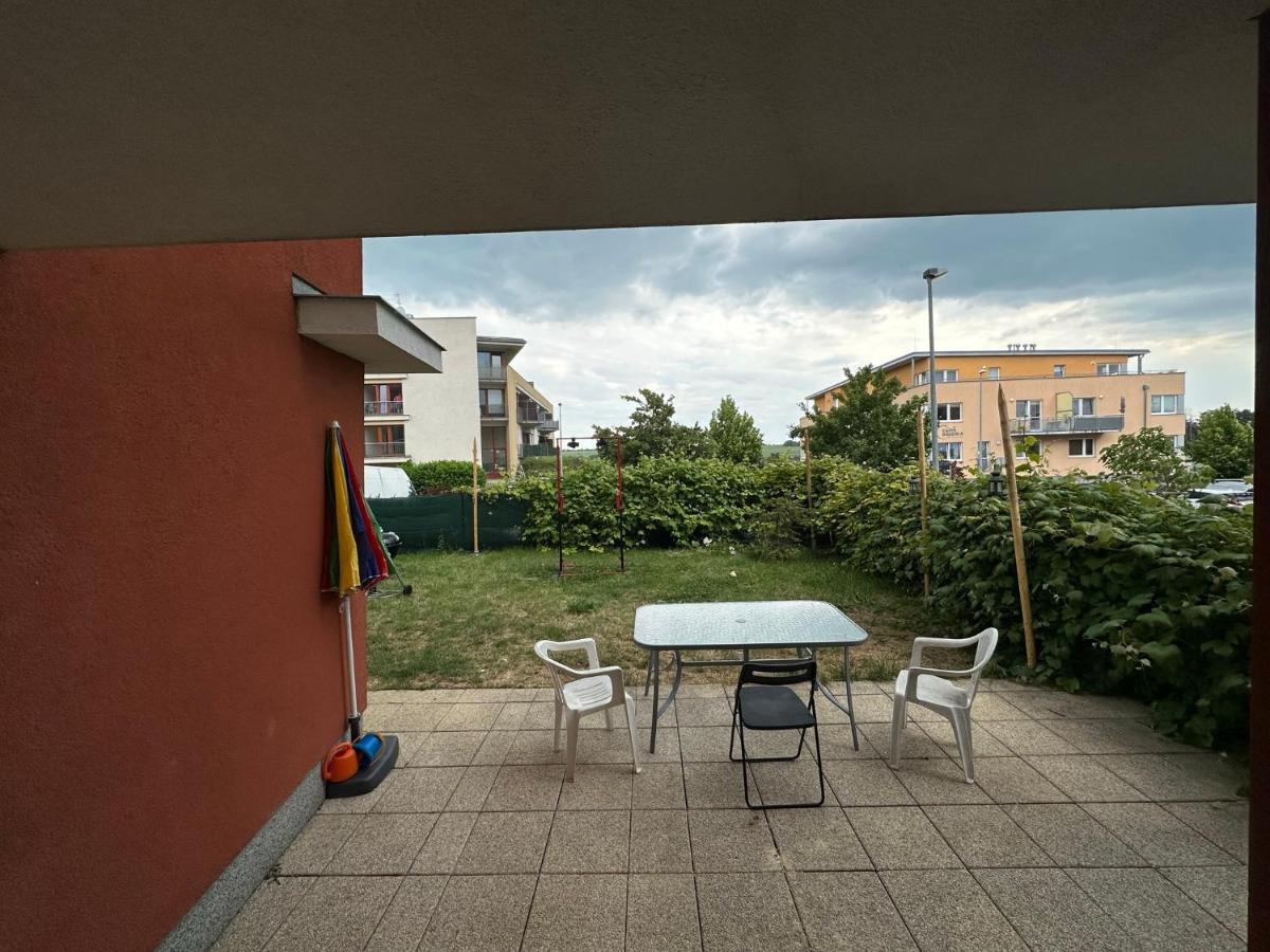 Simple With Garden 15 Min From Center&airport Lejlighed