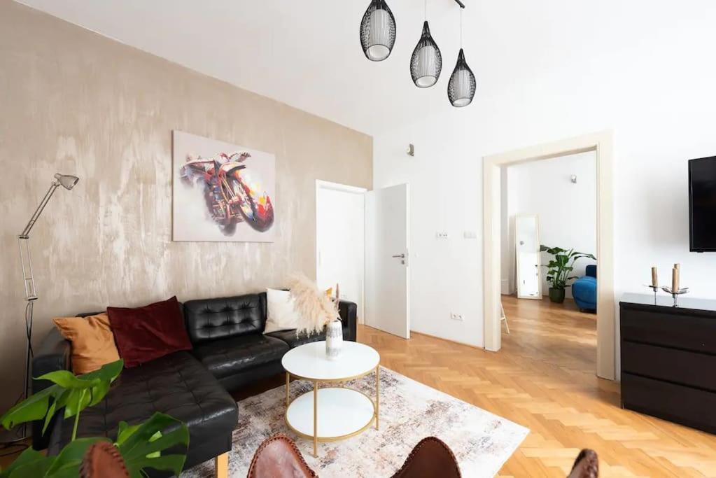2 Bedrooms Near Wenceslas Sq * Prag