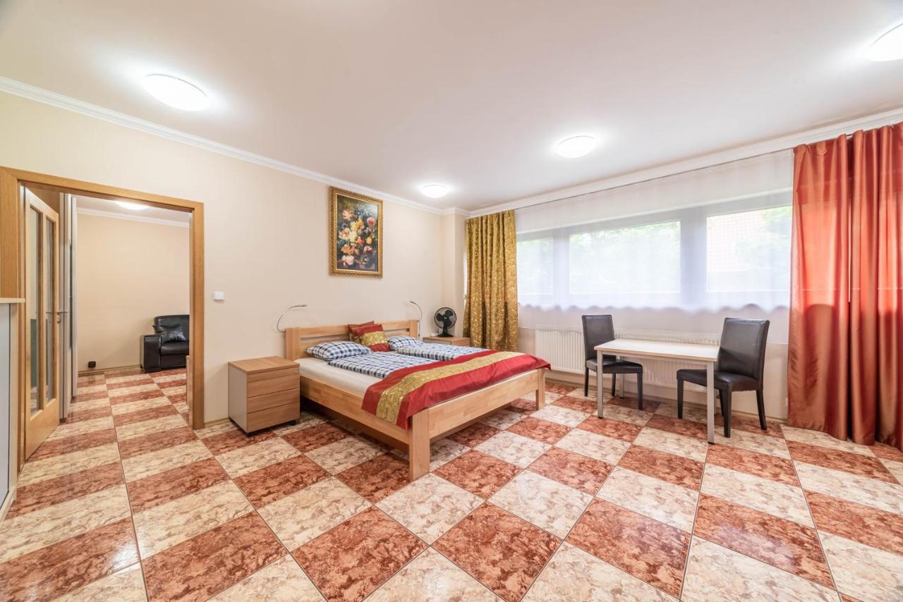 Lägenhet Blizko Centra Prahy Prag