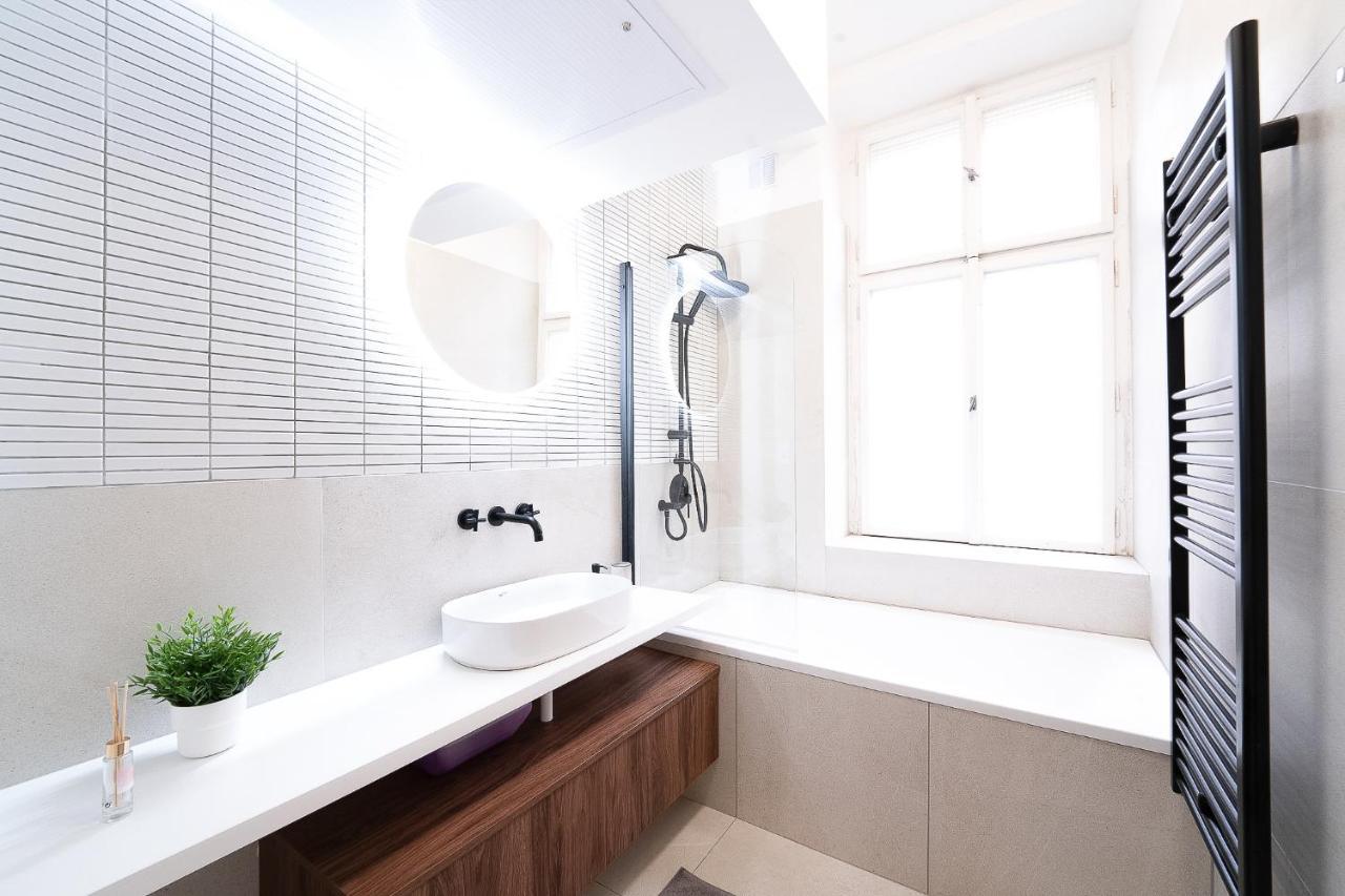 Apartment Modern 5 Min Wenceslas Square Apartment, Prag