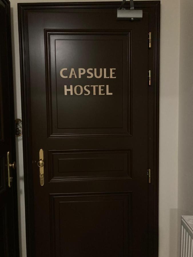 Hostel Capsule Zizkov Tower
