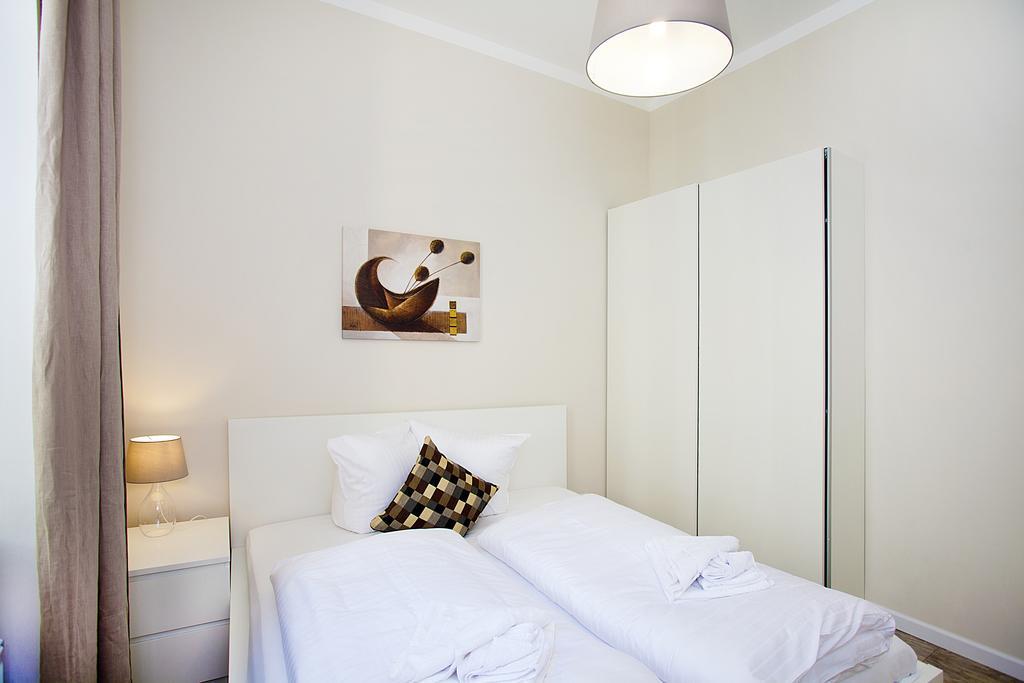 Celebration Flat By Ruterra *