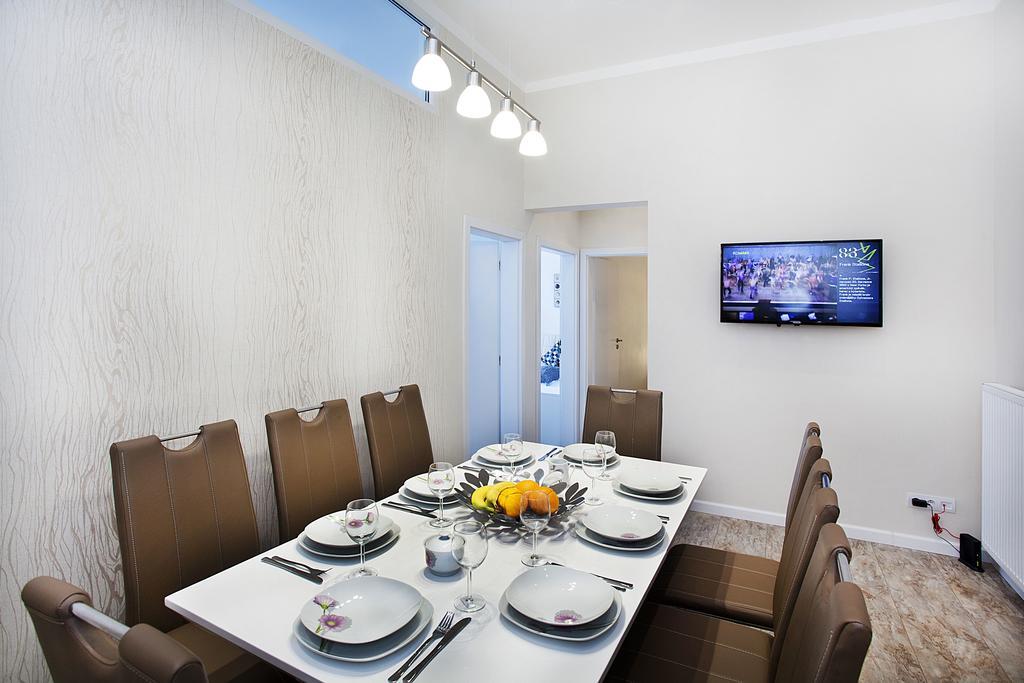 Celebration Flat By Ruterra *