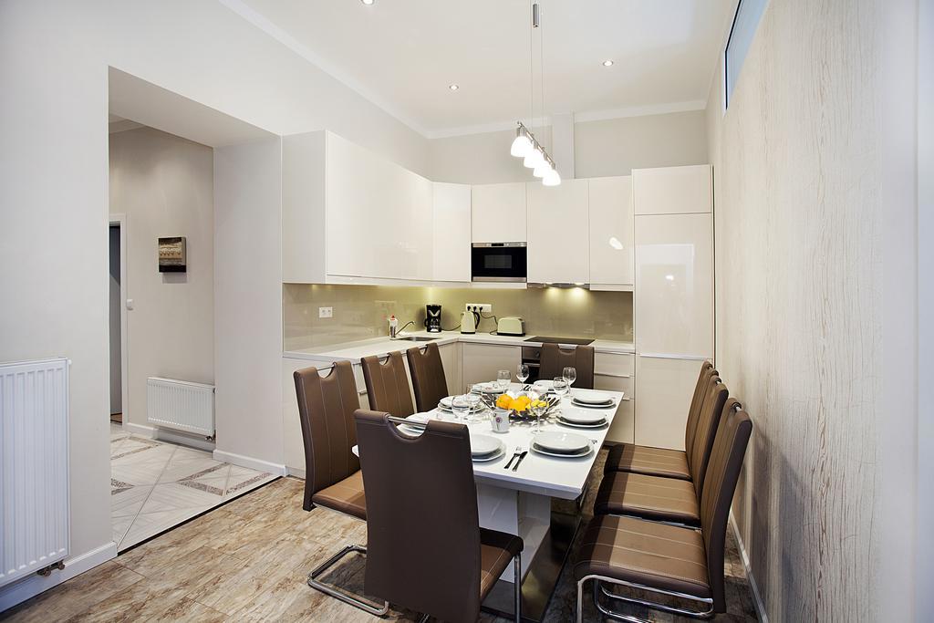 Celebration Flat By Ruterra *