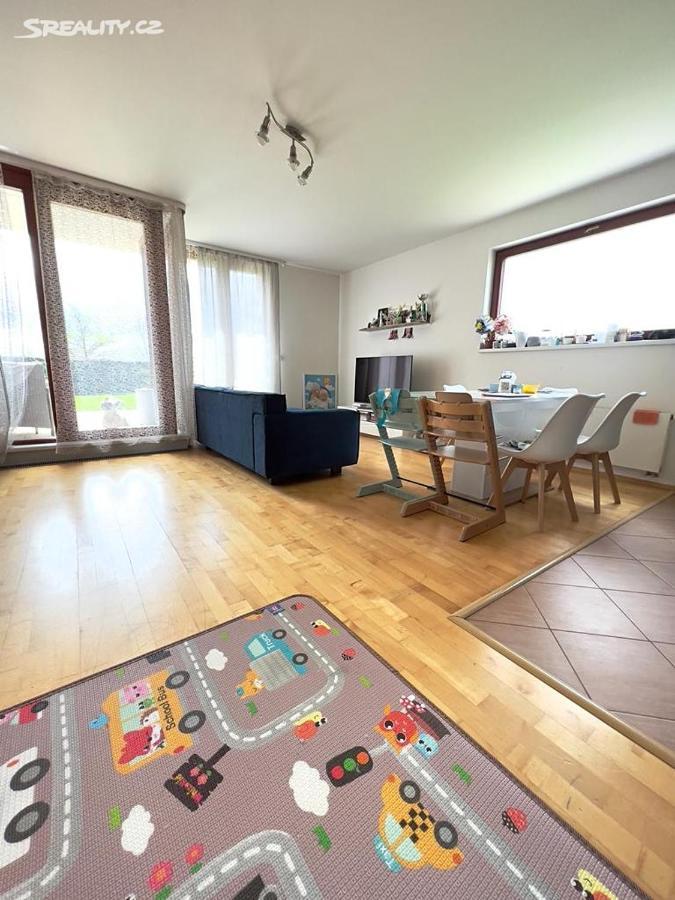 Lägenhet Simple With Garden 15 Min From Center&airport