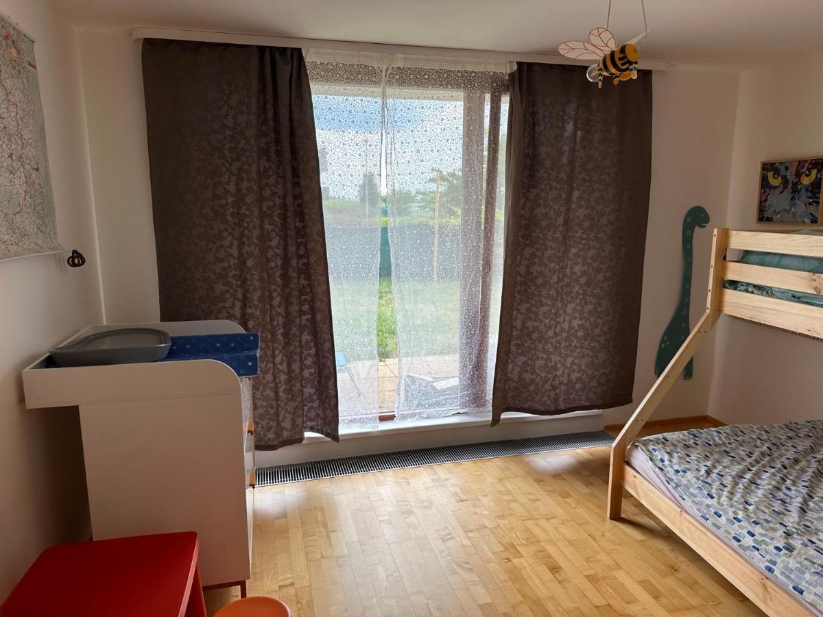 Lägenhet Simple With Garden 15 Min From Center&airport *