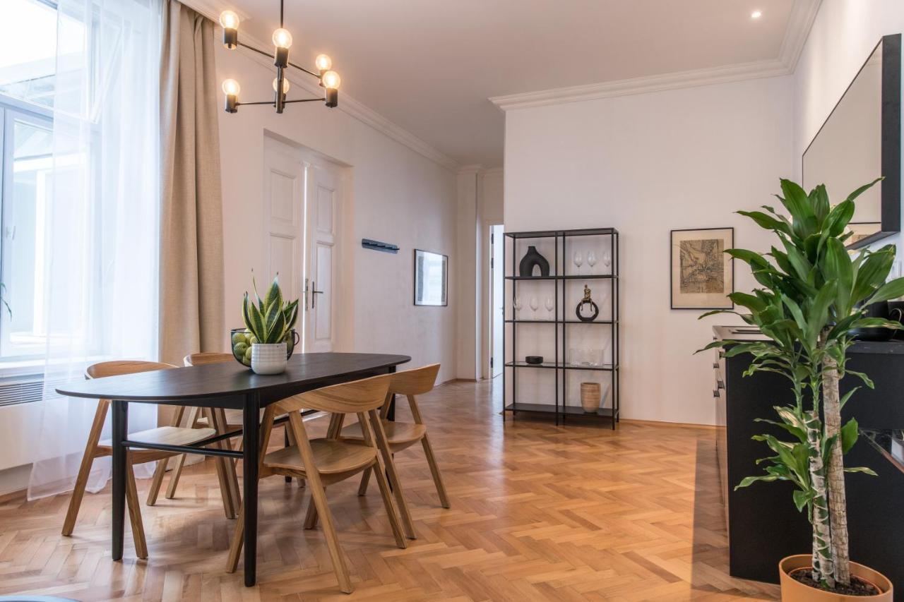 Apartment New Design - Location Wenceslas Square *