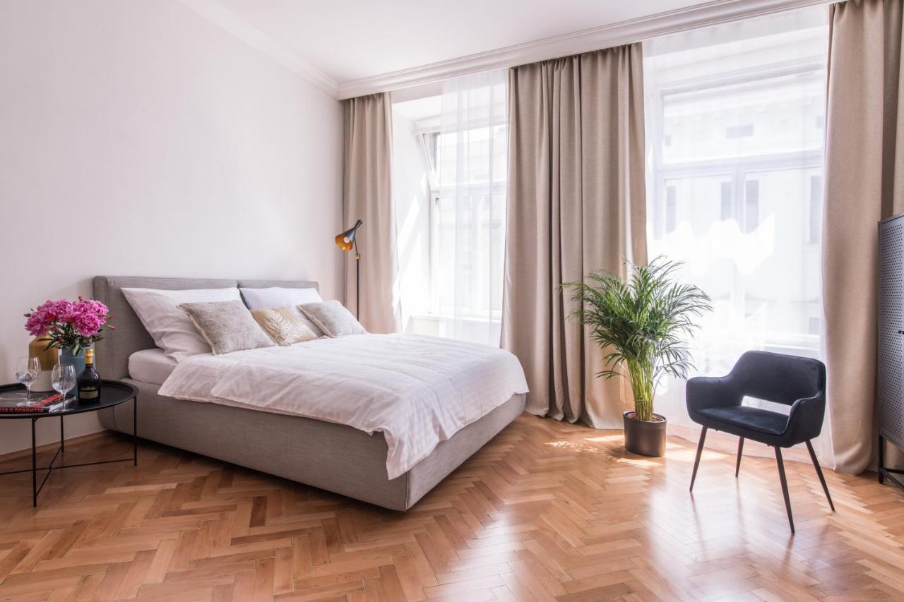 Apartment New Design - Location Wenceslas Square *