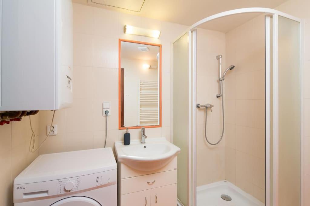 Lovely Historical In Mala Strana - N1st *