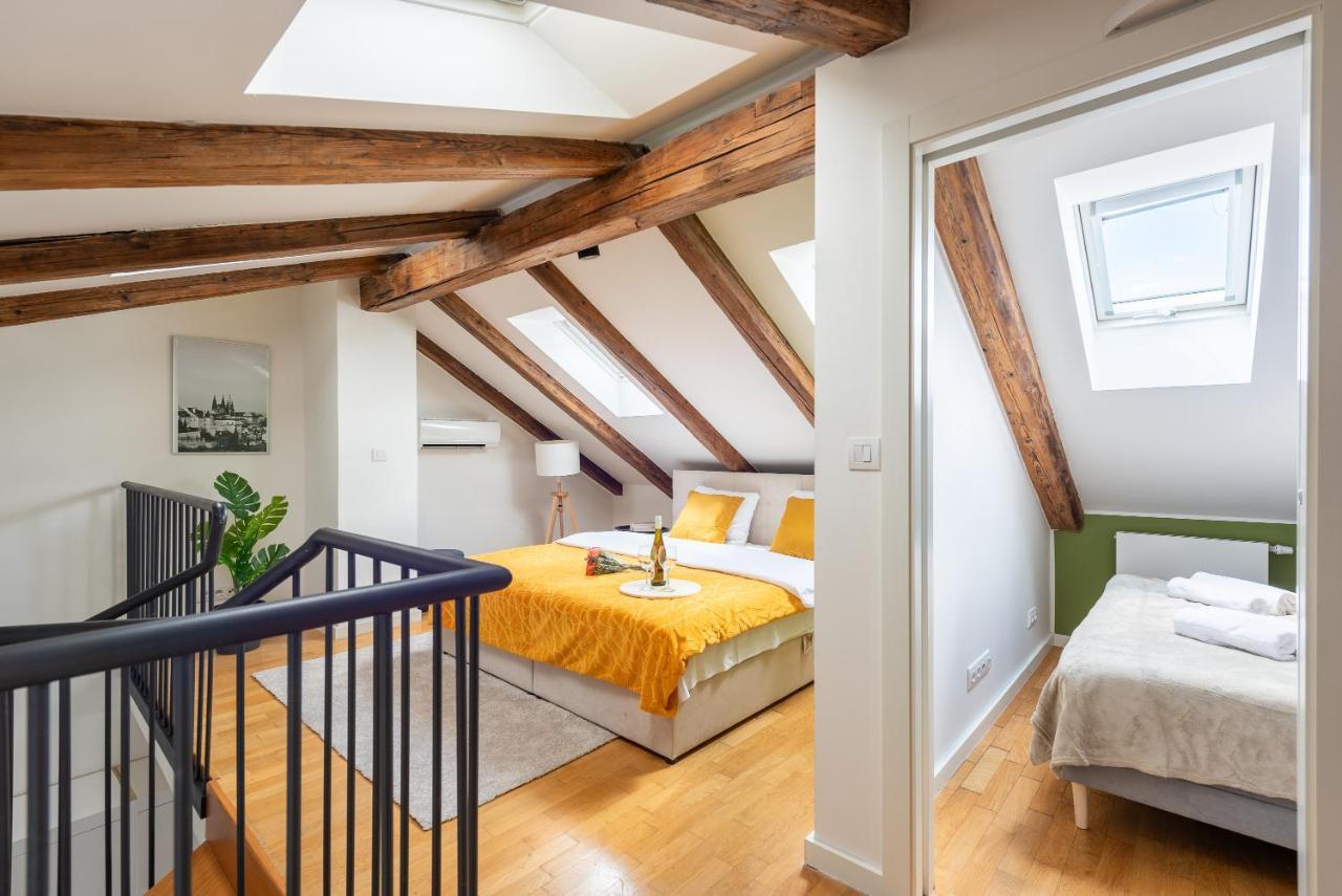 Duplex With Ac In Center Apartment Prag