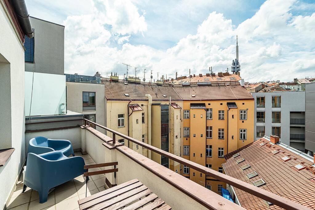 Cosy With Terrace By Tram Lägenhet Prag