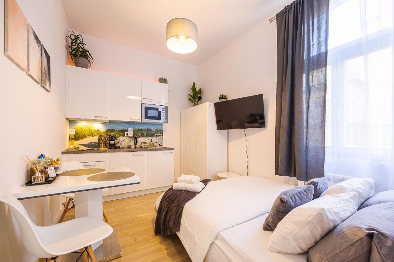 Cozy In City Center Apartment *