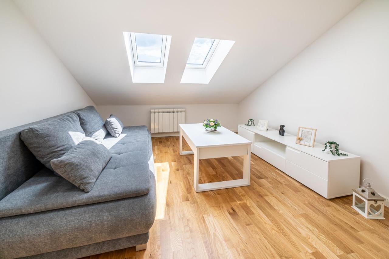 Pleasant In An Apart In The Center Of Apartment *