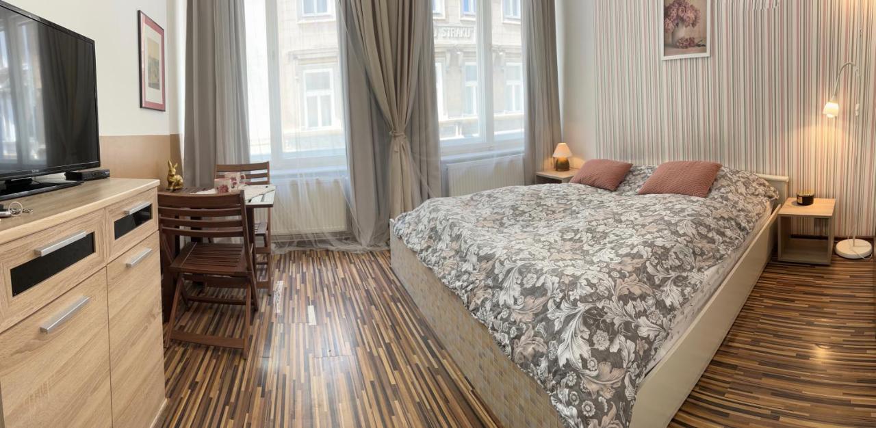 Old Town Benediktska 6 *