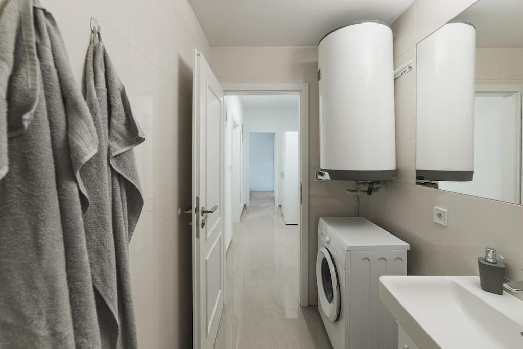 Golden Gate Apartment