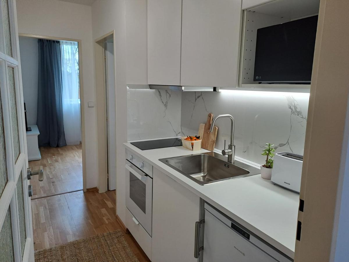Apartmanovy Dum Se Zahradou V Klidne Casti Prahy Lägenhet *