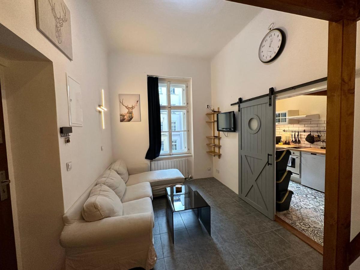 Cozy New Loft Lägenhet Prag