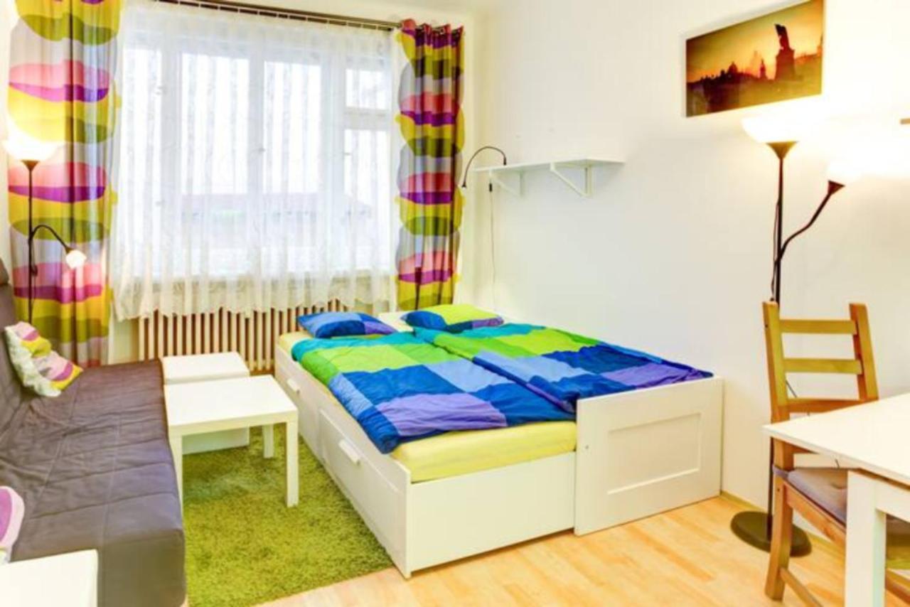 By The Center Apartment *