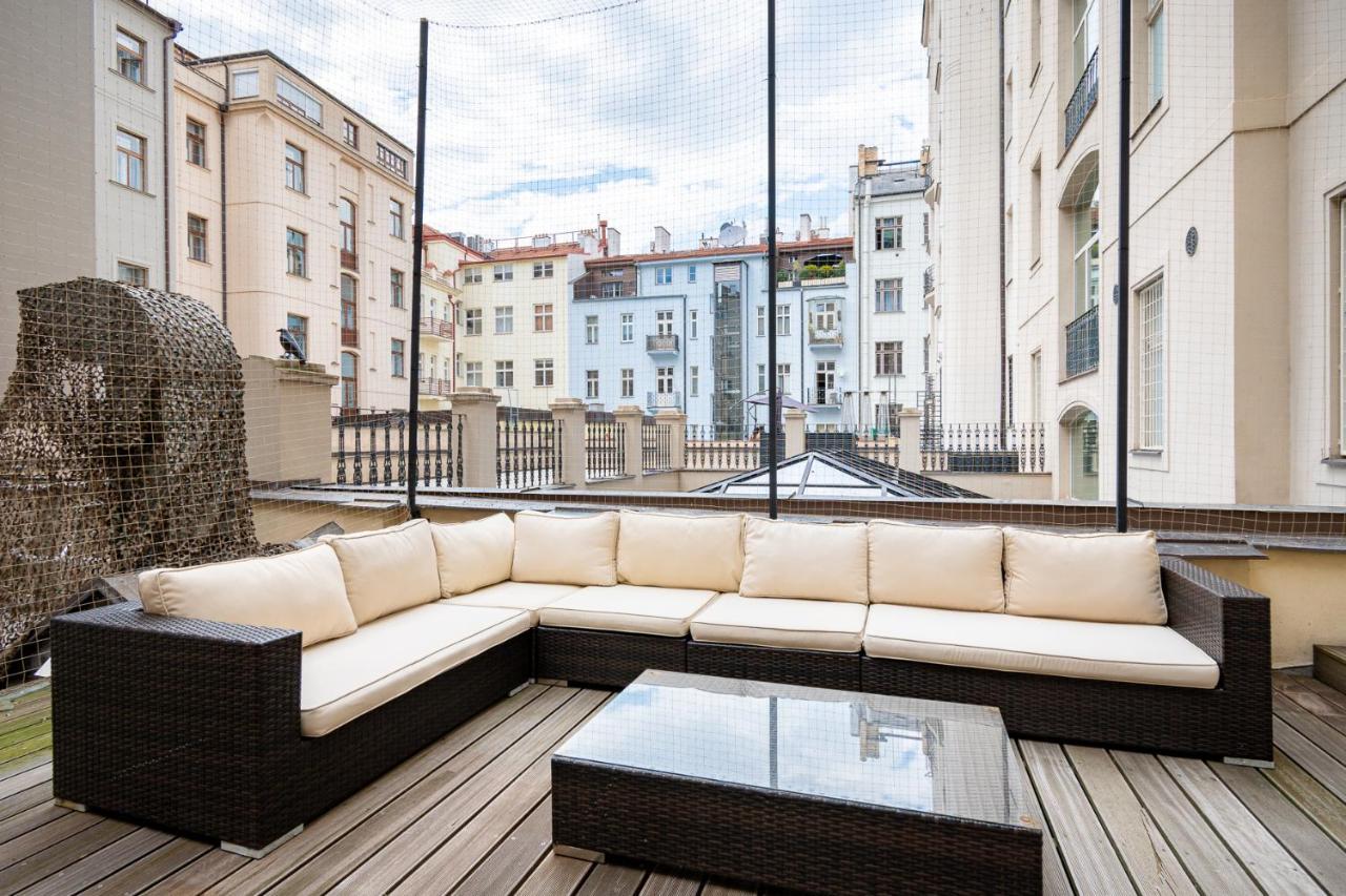 Lägenhet Elegant Paris Ave With A Terrace Prag