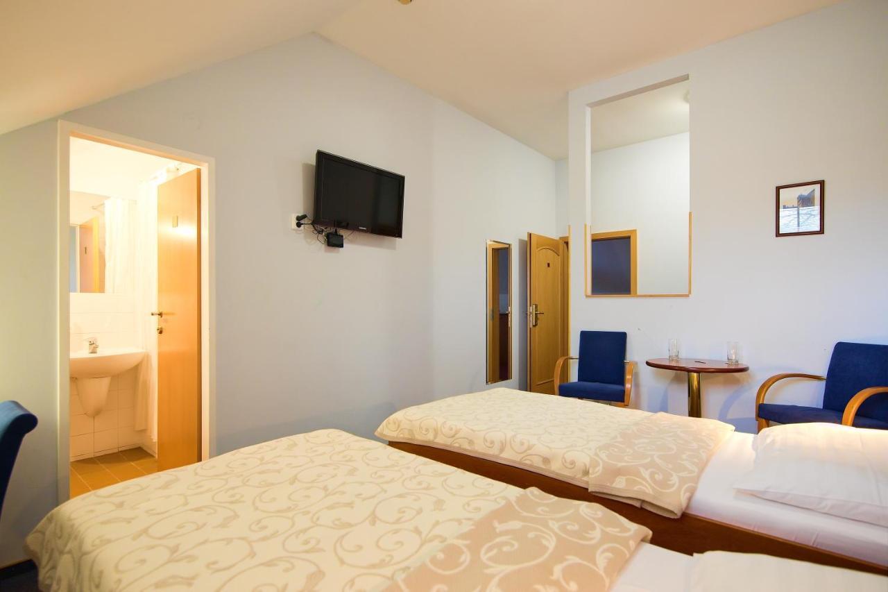 Hotel Certousy