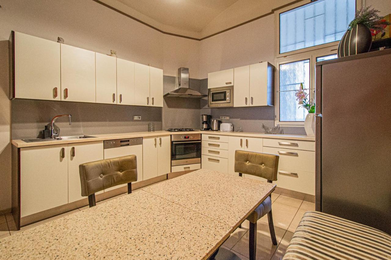 Apartment 2bdr Flat Behind Museum Prag